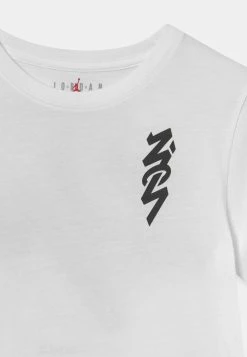 Jordan ZION - T-shirt imprimé Prix Sacrifiés vêtements basket-ball enfant -Jordan Soldes Boutique 1aecb0fbf1cb4eb2aa01ec4003221daf