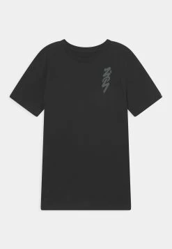 Jordan ZION - T-shirt imprimé Prix Sacrifiés vêtements basket-ball enfant -Jordan Soldes Boutique 3a2a2264fb0c4be18feccddd00f27924