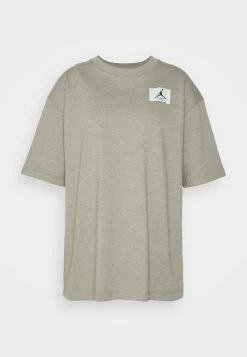 Jordan ESSEN TEE - T-shirt basique Plus Bas Prix De Vente t-shirts et tops col rond femme -Jordan Soldes Boutique 3b73ea37b9a04ec9a246bc521b1ee8ff 5