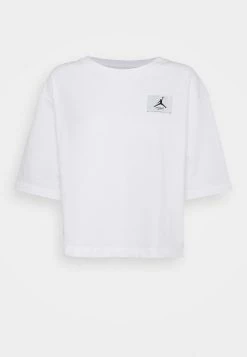 Vendre Jordan ESSEN BOXY TEE - T-shirt basique t-shirts et tops col rond femme -Jordan Soldes Boutique 453889779e924607a6f25f42c0cbb4ce