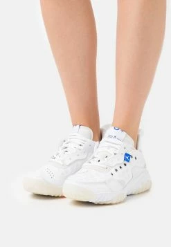 Jordan Prix Préférentiel DELTA 2 - Baskets basses baskets & sneakers rond femme