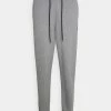 Jordan Prix Ourlé TRAININGSHOSEN ESS FLC - Pantalon de survêtement pantalons haute homme 2 Jordan Prix Ourlé TRAININGSHOSEN ESS FLC - Pantalon de survêtement pantalons haute homme -Jordan Soldes Boutique 67c17310dec7457e8285e513fe6b94fd