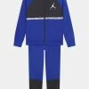 Jordan JUMPMAN AIR BLOCKED SET UNISEX - Survêtement Prix De Rêve vêtements basket-ball 1 Jordan JUMPMAN AIR BLOCKED SET UNISEX - Survêtement Prix De Rêve vêtements basket-ball -Jordan Soldes Boutique 68d67d034c434bad8805fb0e0b705d99