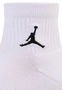 Jordan JUMPMAN 3 PACK - Chaussettes de sport Meilleure qualité vêtements basket-ball homme -Jordan Soldes Boutique 71f670efc86145ecafc19019b4c33f88