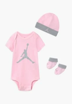 Prix Sacrifiés Jordan JUMPMAN BOOTIE SET UNISEX - T-shirt imprimé accessoires basket-ball